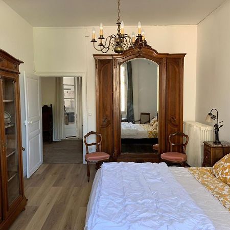 Villa Grand corps de ferme à la rue Messire Etienne 89113 Neuilly Valravillon Esterno foto