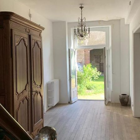 Villa Grand corps de ferme à la rue Messire Etienne 89113 Neuilly Valravillon Esterno foto