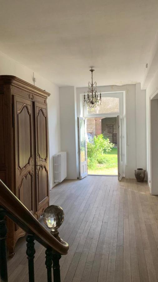 Villa Grand corps de ferme à la rue Messire Etienne 89113 Neuilly Valravillon Esterno foto