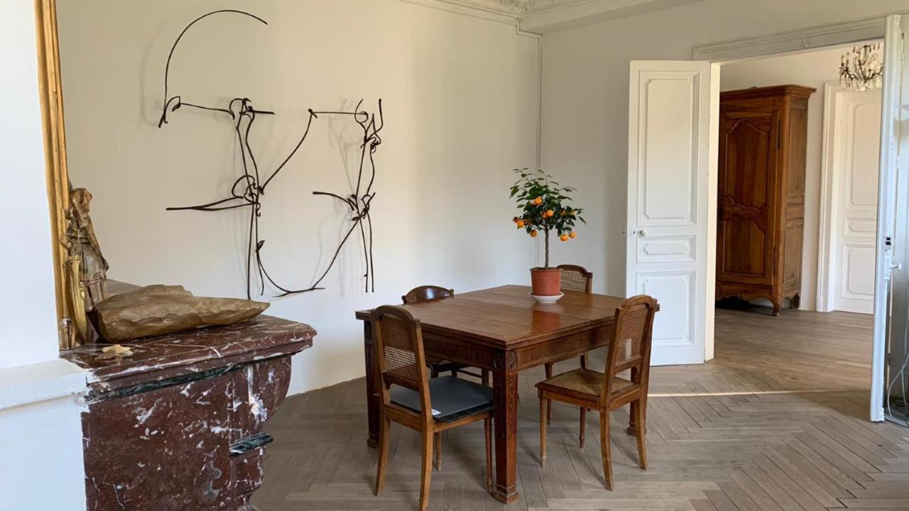 Villa Grand corps de ferme à la rue Messire Etienne 89113 Neuilly Valravillon Esterno foto