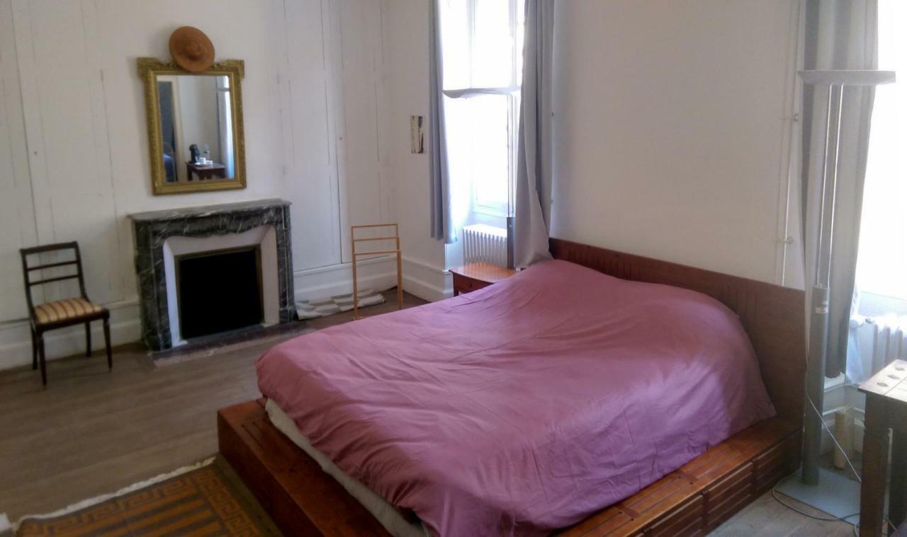 Villa Grand corps de ferme à la rue Messire Etienne 89113 Neuilly Valravillon Esterno foto
