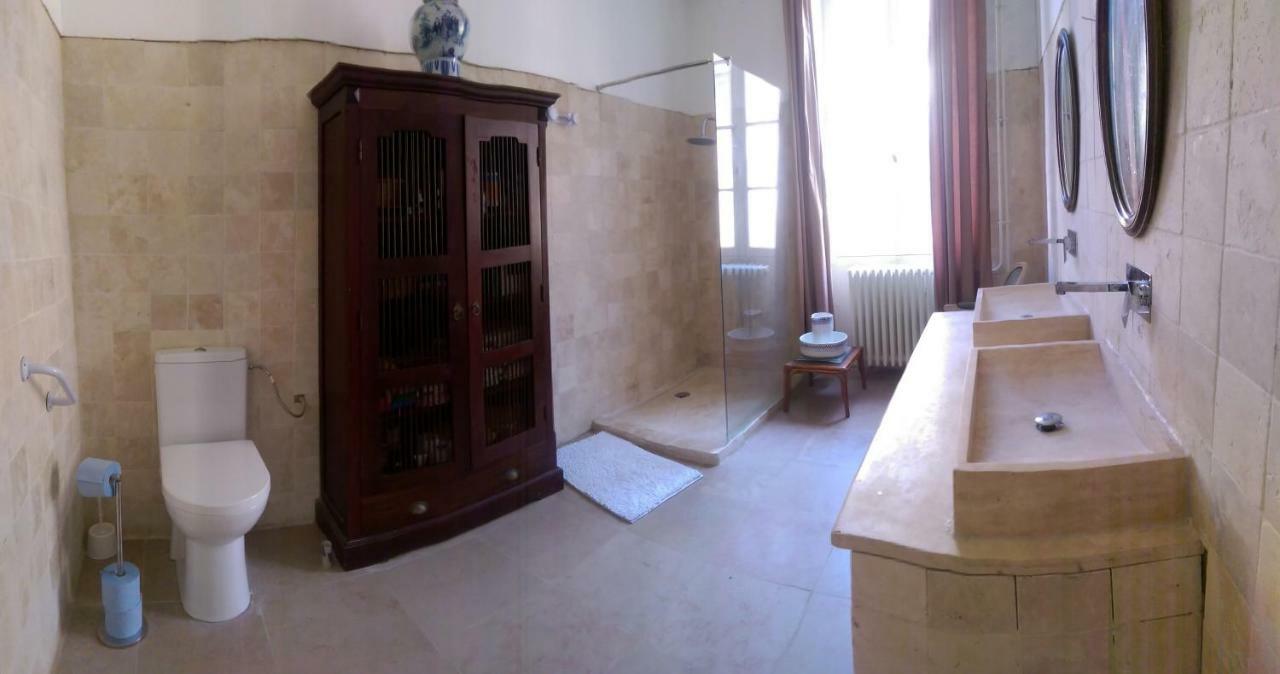 Villa Grand corps de ferme à la rue Messire Etienne 89113 Neuilly Valravillon Esterno foto