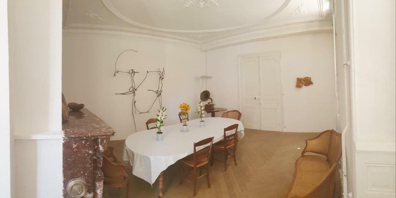 Villa Grand corps de ferme à la rue Messire Etienne 89113 Neuilly Valravillon Esterno foto